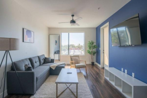 Alluring 1BD - Pool, Gym, Parking, W-D - Sleeps 4
